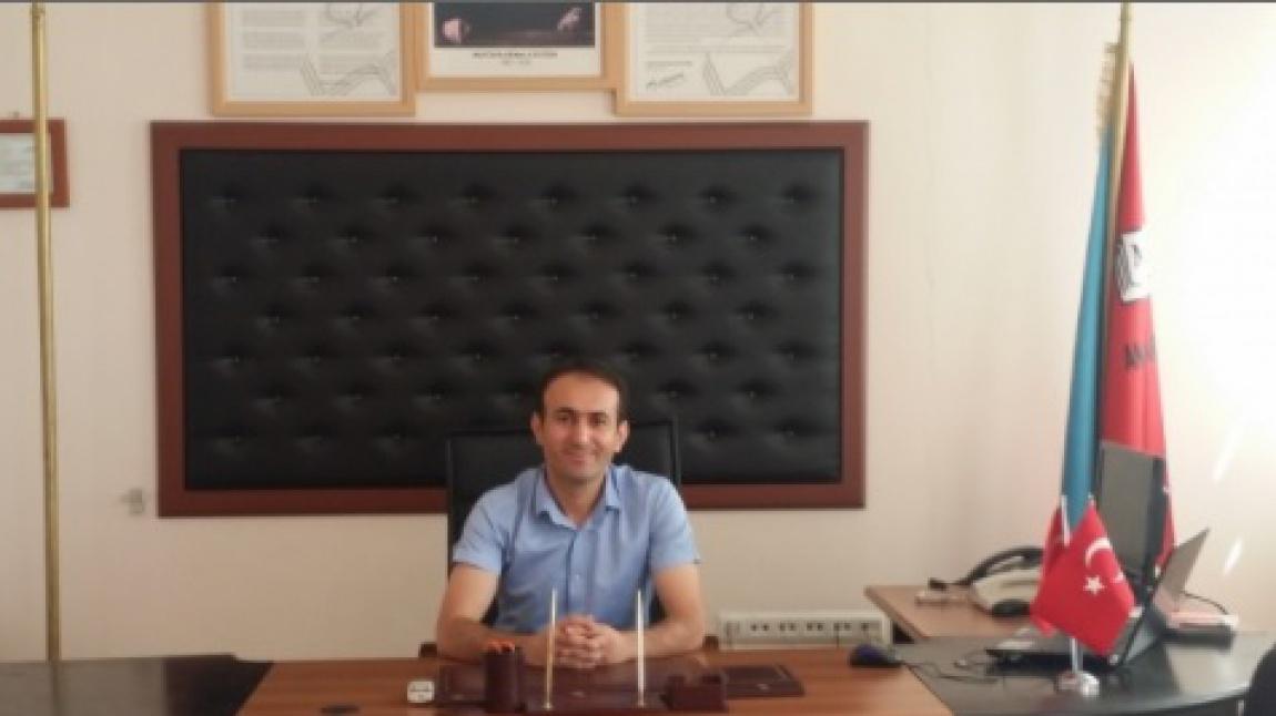 Okulumuza Okul Müdürü olarak atanan Mehmet Emin ERDEM görevine başladı.